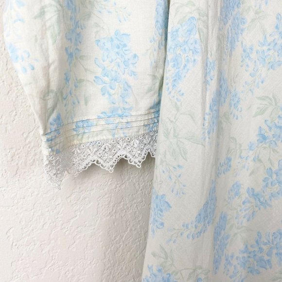 VINTAGE EILEEN WEST Women Size Small Blue Floral Robe Sleep Nightgown Lace Trim - Picture 6 of 10